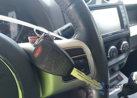 2017 Jeep Compass Sport Se 4X4 z USA, uszkodzony, nr VIN 1C4NJDBB1HD130169